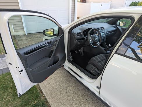 Used 2014 Volkswagen GTI Wolfsburg Edition FWD image 12