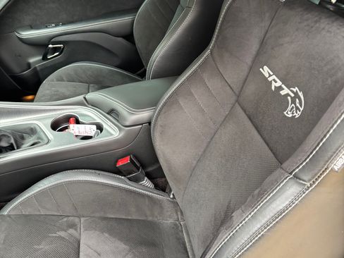 Used 2017 Dodge Challenger SRT Hellcat RWD image 11
