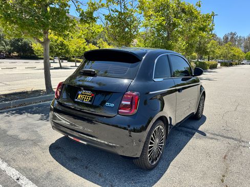 Used 2024 FIAT 500 e FWD image 5