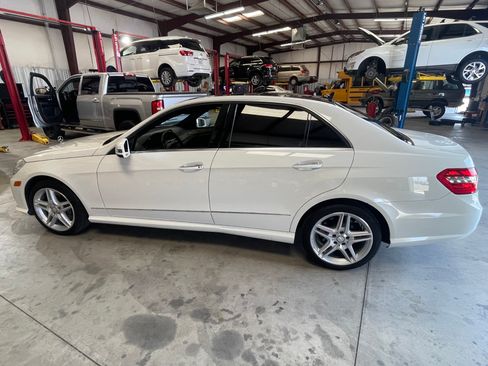 Used 2011 Mercedes-Benz E 550 Sedan image 12
