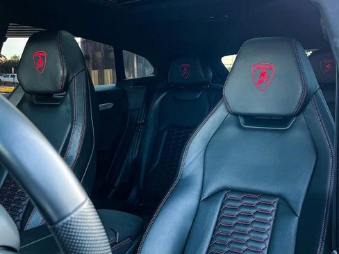 Used 2021 Lamborghini Urus image 24