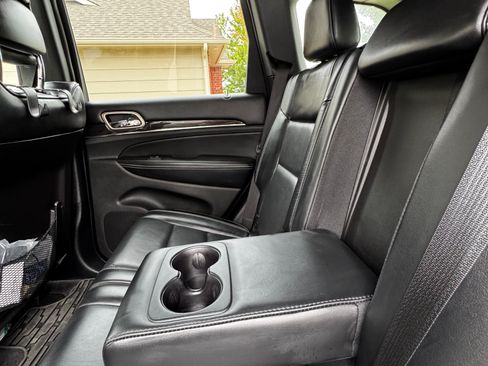 Used 2015 Jeep Grand Cherokee Overland AWD/4WD image 28