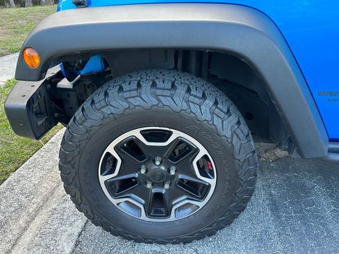 Used 2016 Jeep Wrangler Unlimited Rubicon image 14