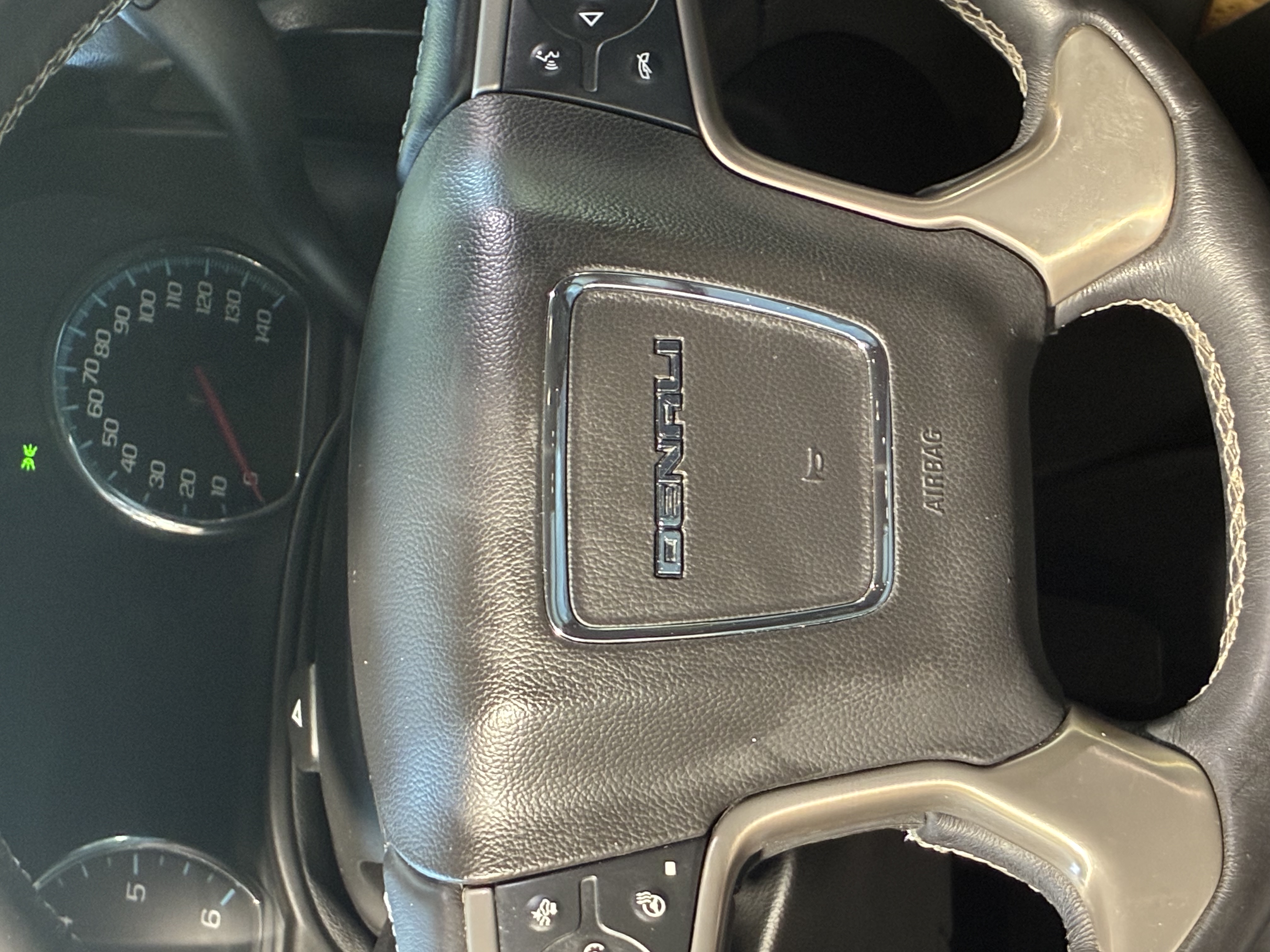 Used 2017 GMC Yukon Denali RWD image 15