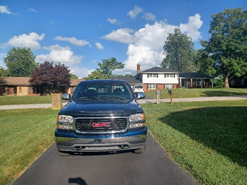Used 1999 GMC Sierra 1500 2WD Extended Cab w/ Convenience Plus Group image 2