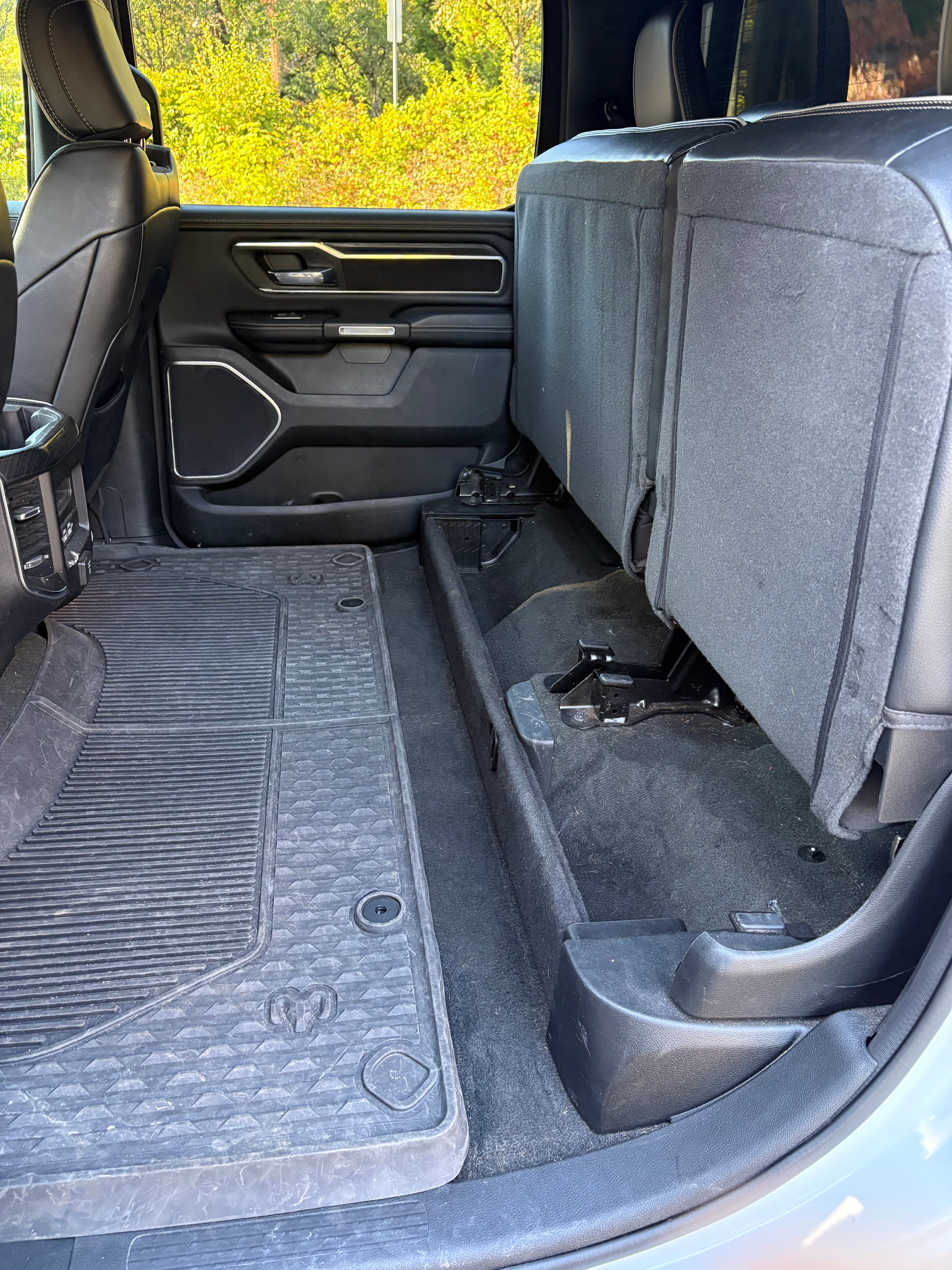 Used 2023 RAM 1500 Laramie AWD/4WD image 8