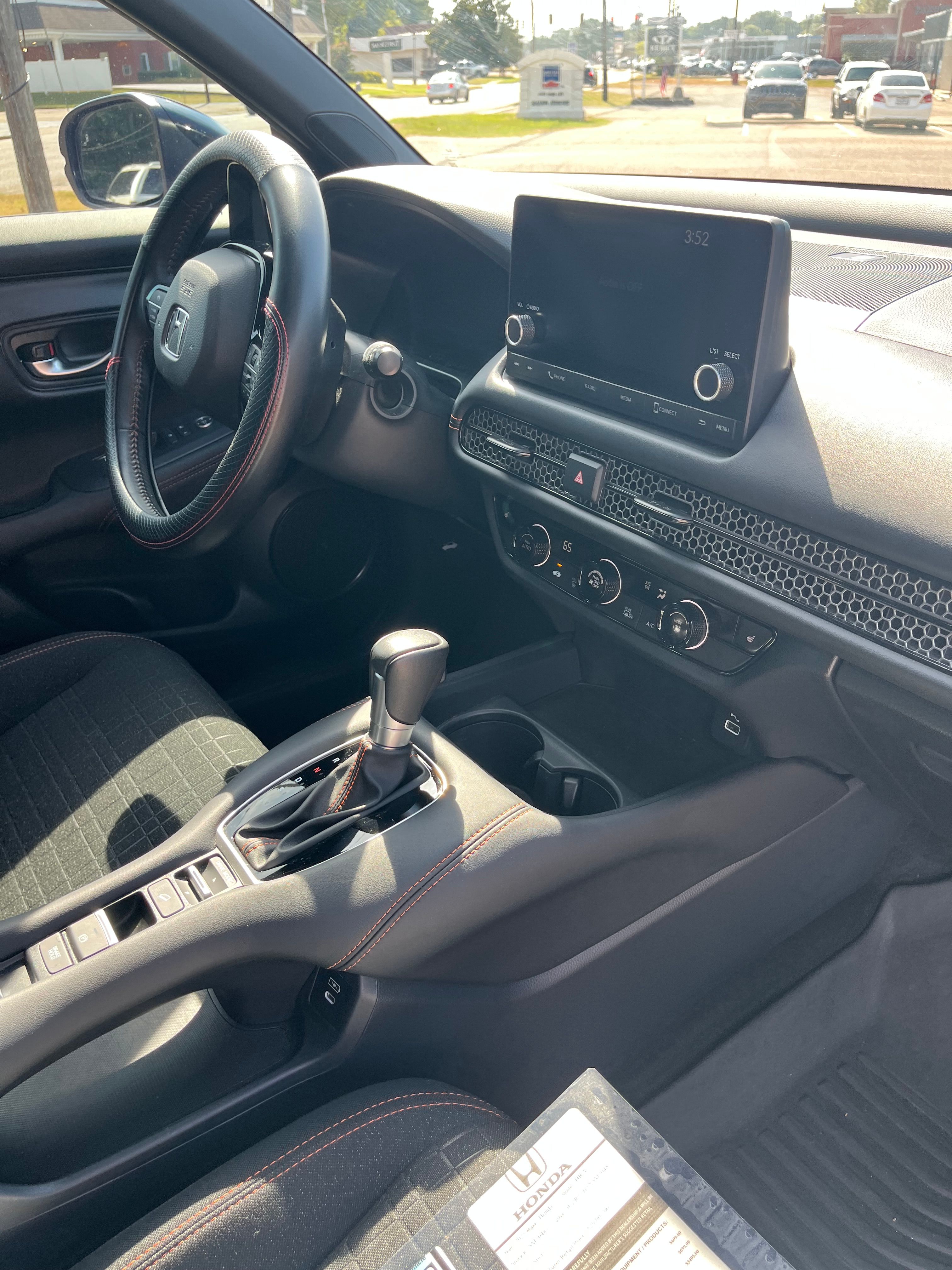 Used 2025 Honda HR-V Sport image 21