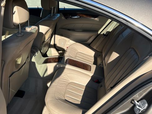 Used 2012 Mercedes-Benz CLS 550 4MATIC image 12