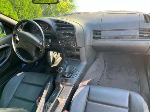 Used 1994 BMW 318i Convertible RWD image 8