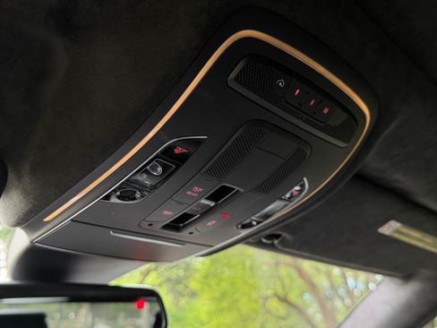 Used 2013 Audi S8 w/ Driver Assistance Pkg image 10