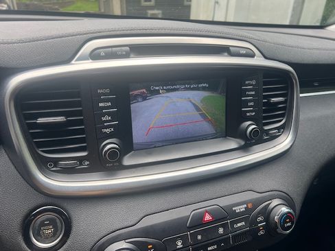 Used 2018 Kia Sorento EX image 21