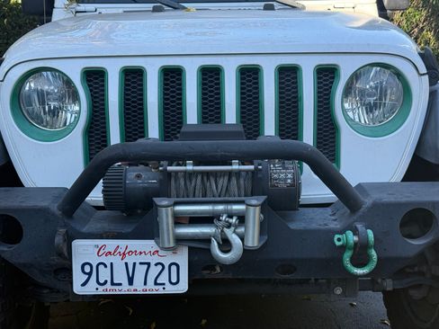 Used 2018 Jeep Wrangler Unlimited Sport image 4