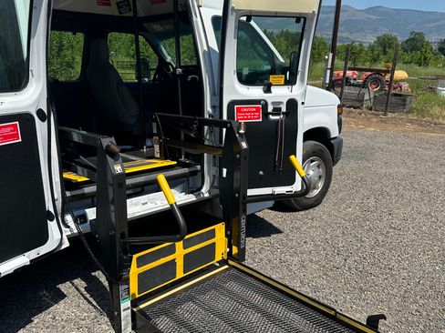 Used 2013 Ford E-350 and Econoline 350 Extended Super Duty RWD image 12