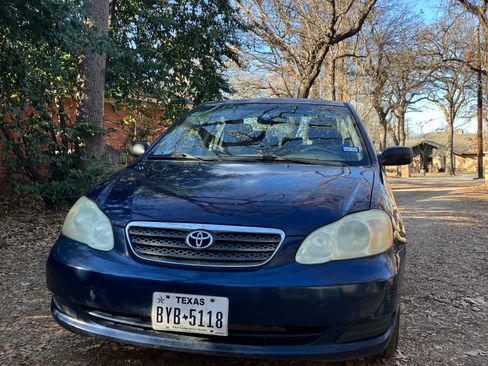 Used 2006 Toyota Corolla CE image 2