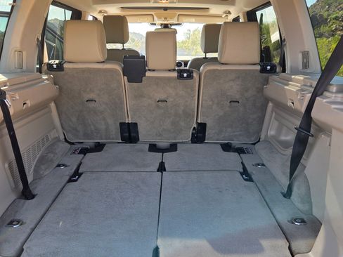 Used 2015 Land Rover LR4 HSE image 9