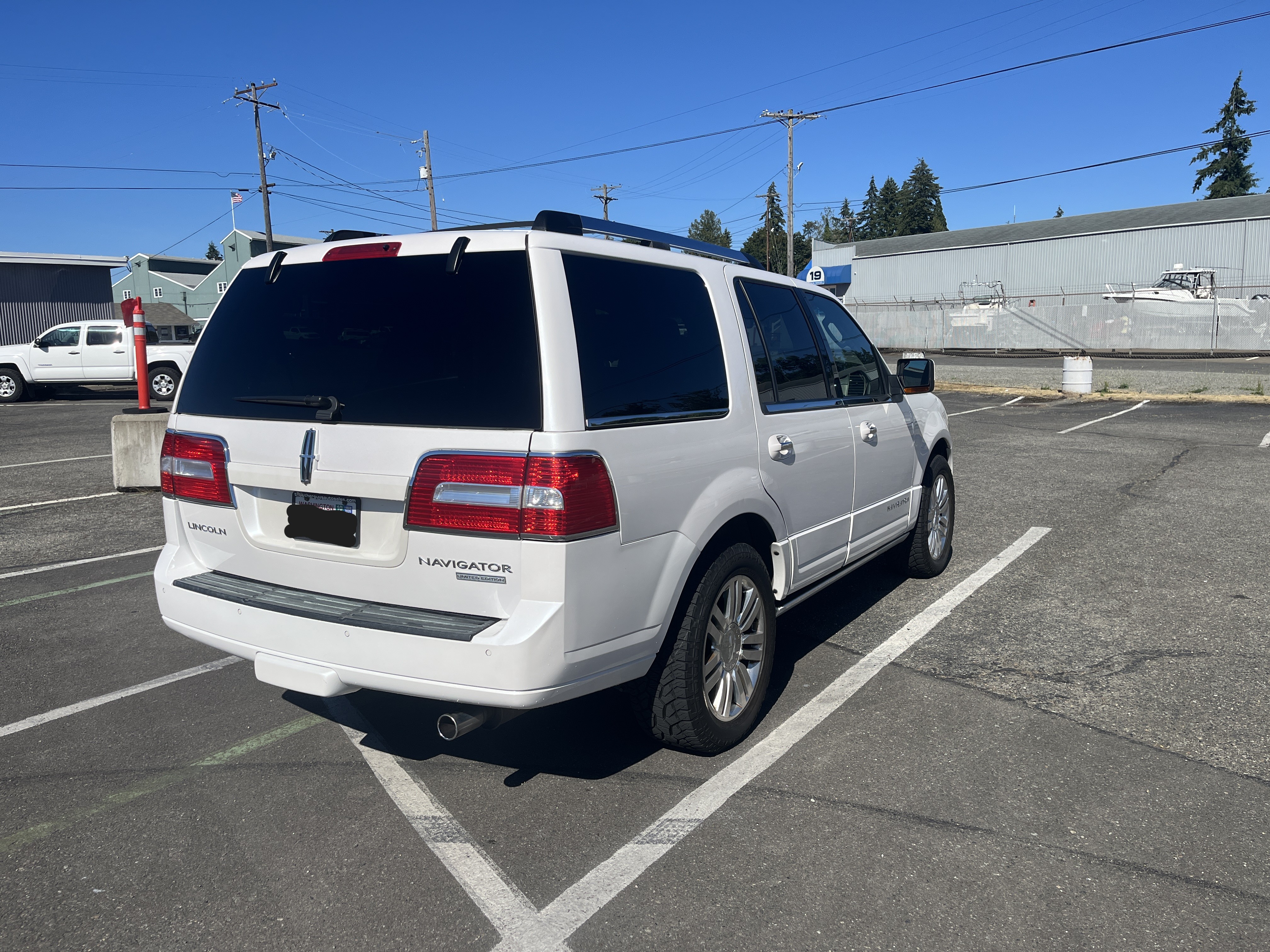 Used 2011 Lincoln Navigator 4WD w/ 101A Rapid Spec Order Code image 5
