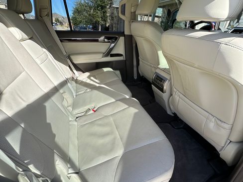 Used 2014 Lexus GX 460 image 13