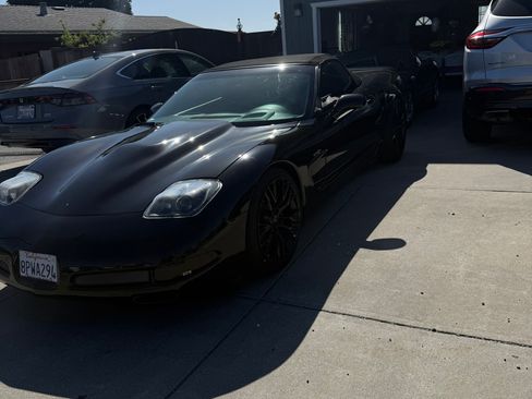 Used 2001 Chevrolet Corvette Convertible w/ Preferred Equipment Group2 RWD image 10