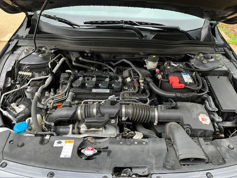 Used 2018 Honda Accord Sport image 12