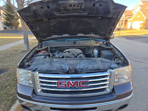 Used 2011 GMC Sierra 1500 SLE w/ All-Terrain Package image 4