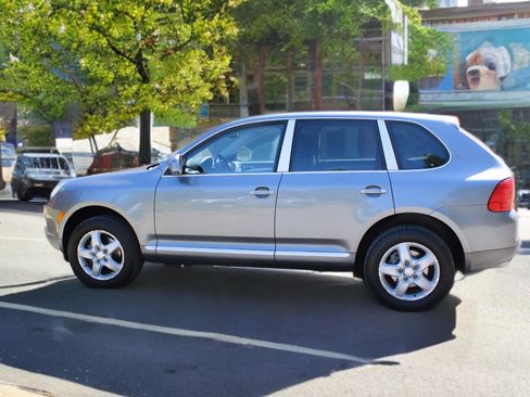 Used 2005 Porsche Cayenne image 2
