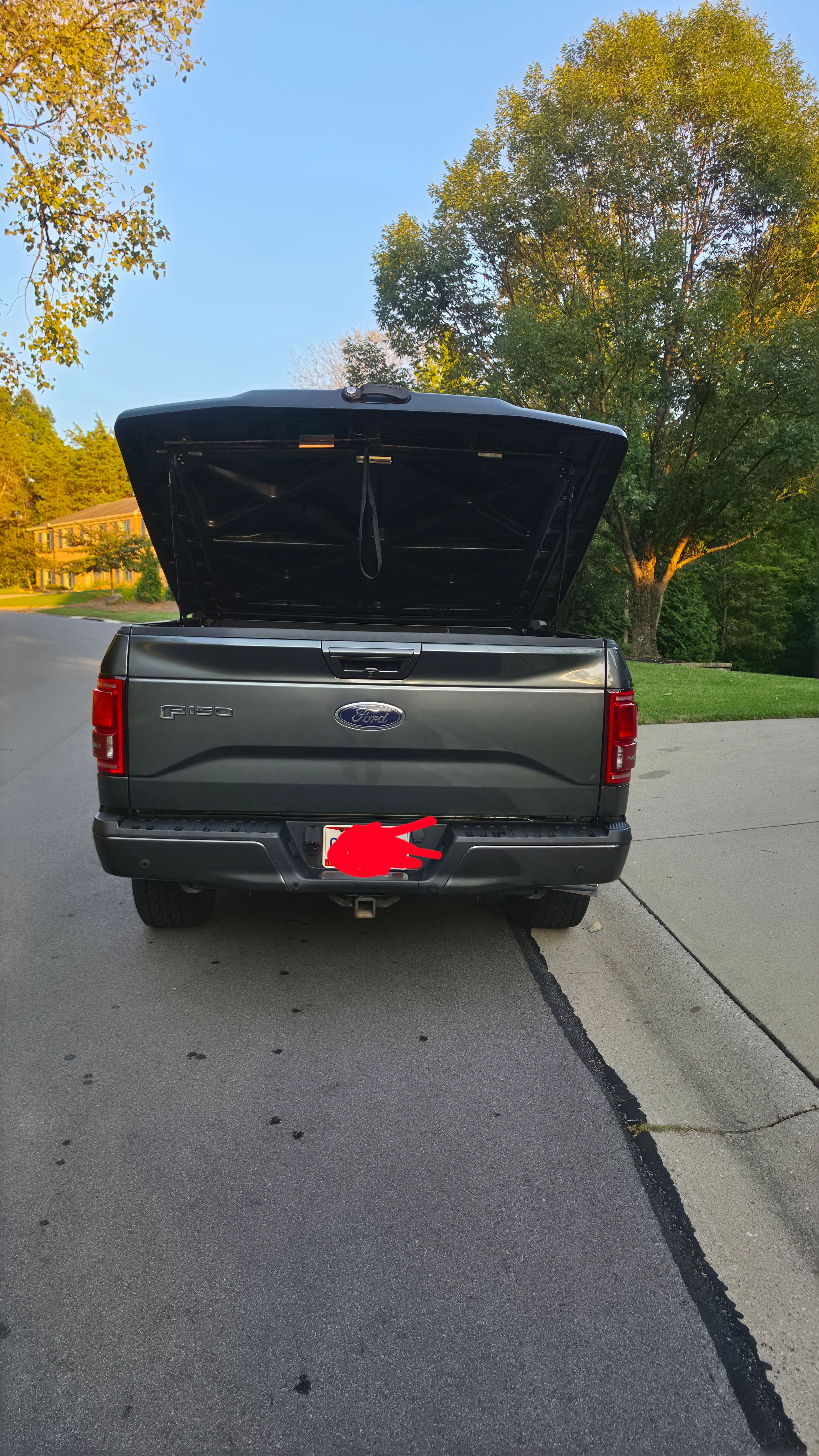 Used 2016 Ford F150 Lariat w/ Equipment Group 502A Luxury AWD/4WD image 2