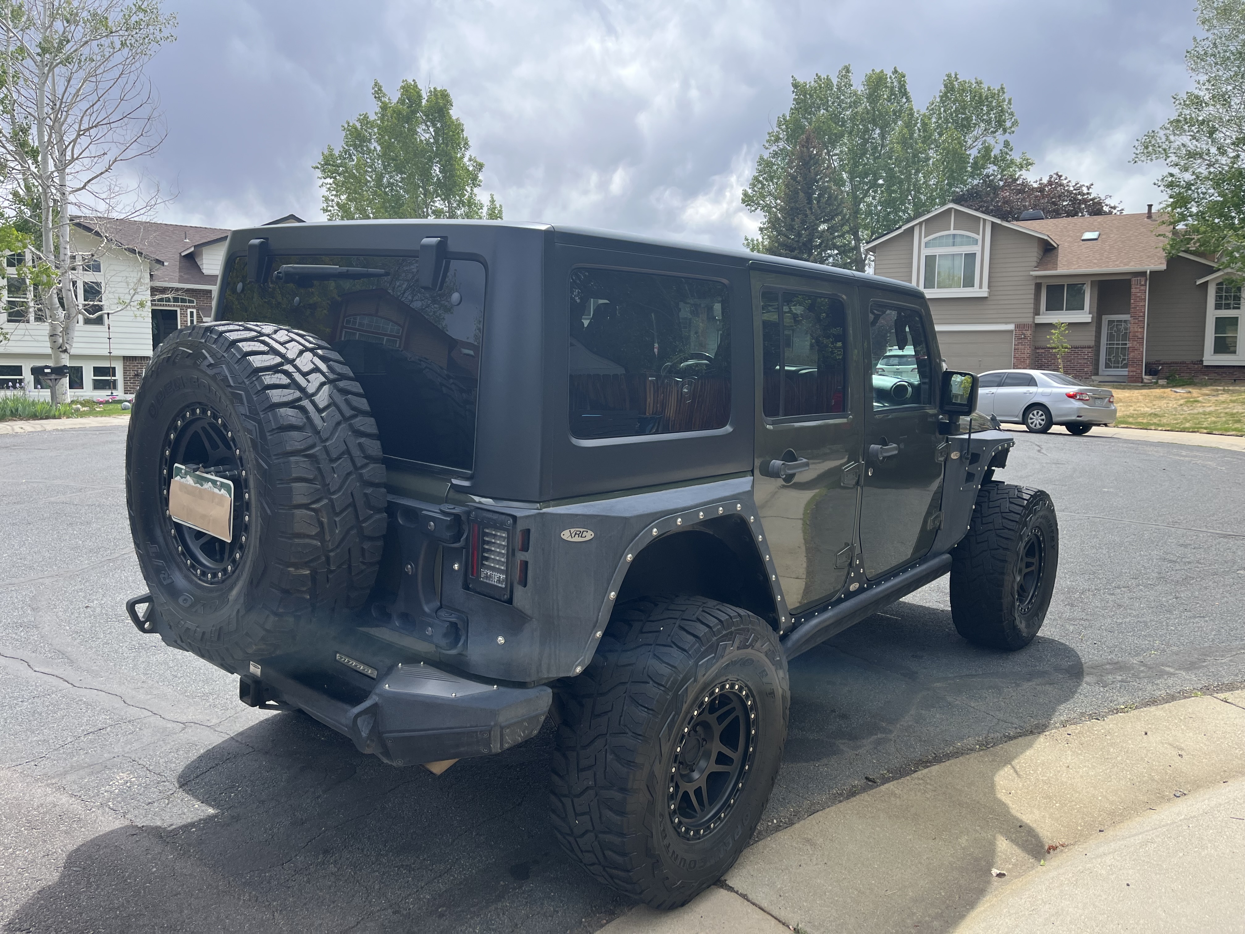 Used 2015 Jeep Wrangler Unlimited Rubicon w/ Connectivity Group AWD/4WD image 13