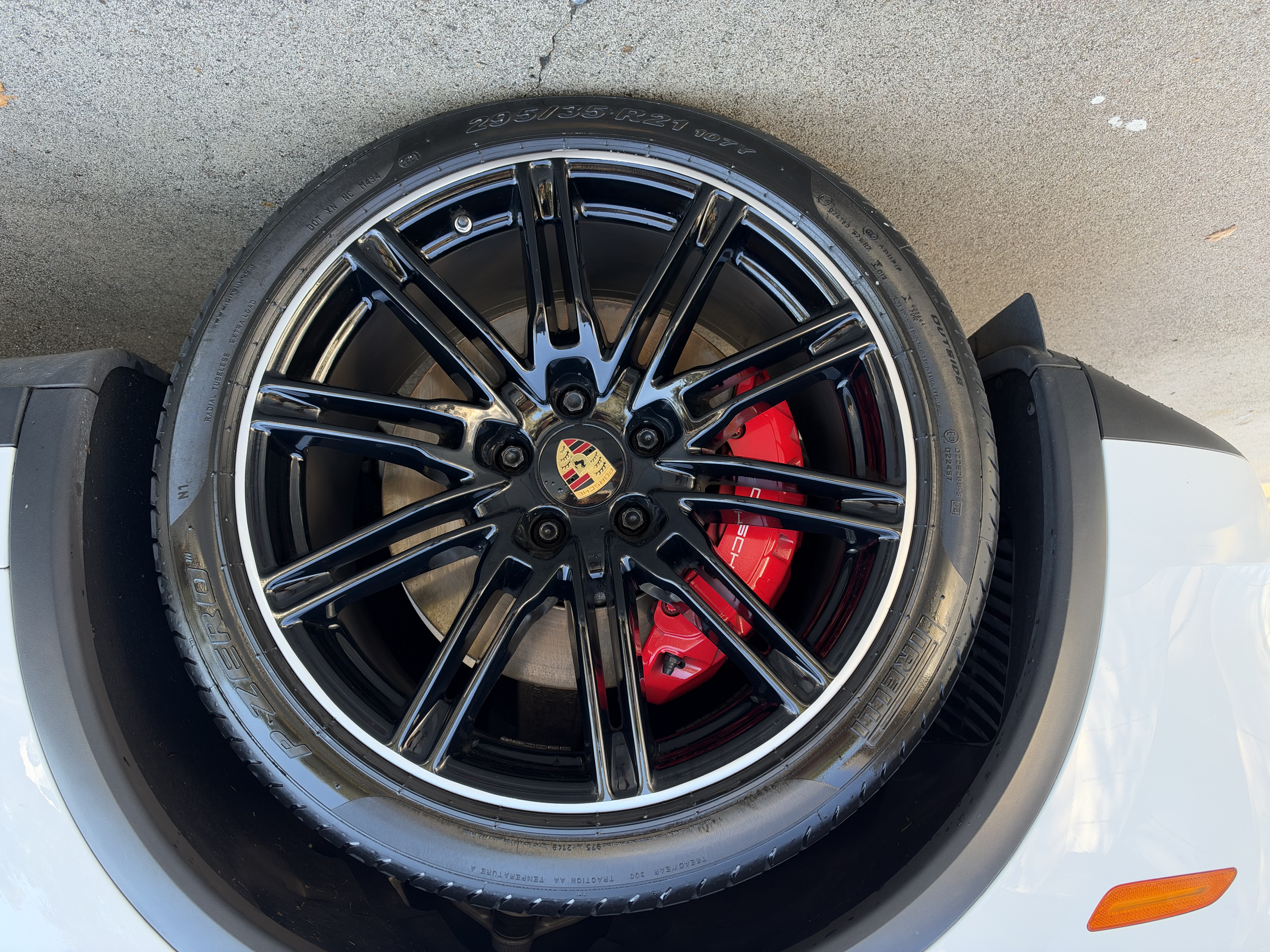 Used 2018 Porsche Cayenne AWD/4WD image 16