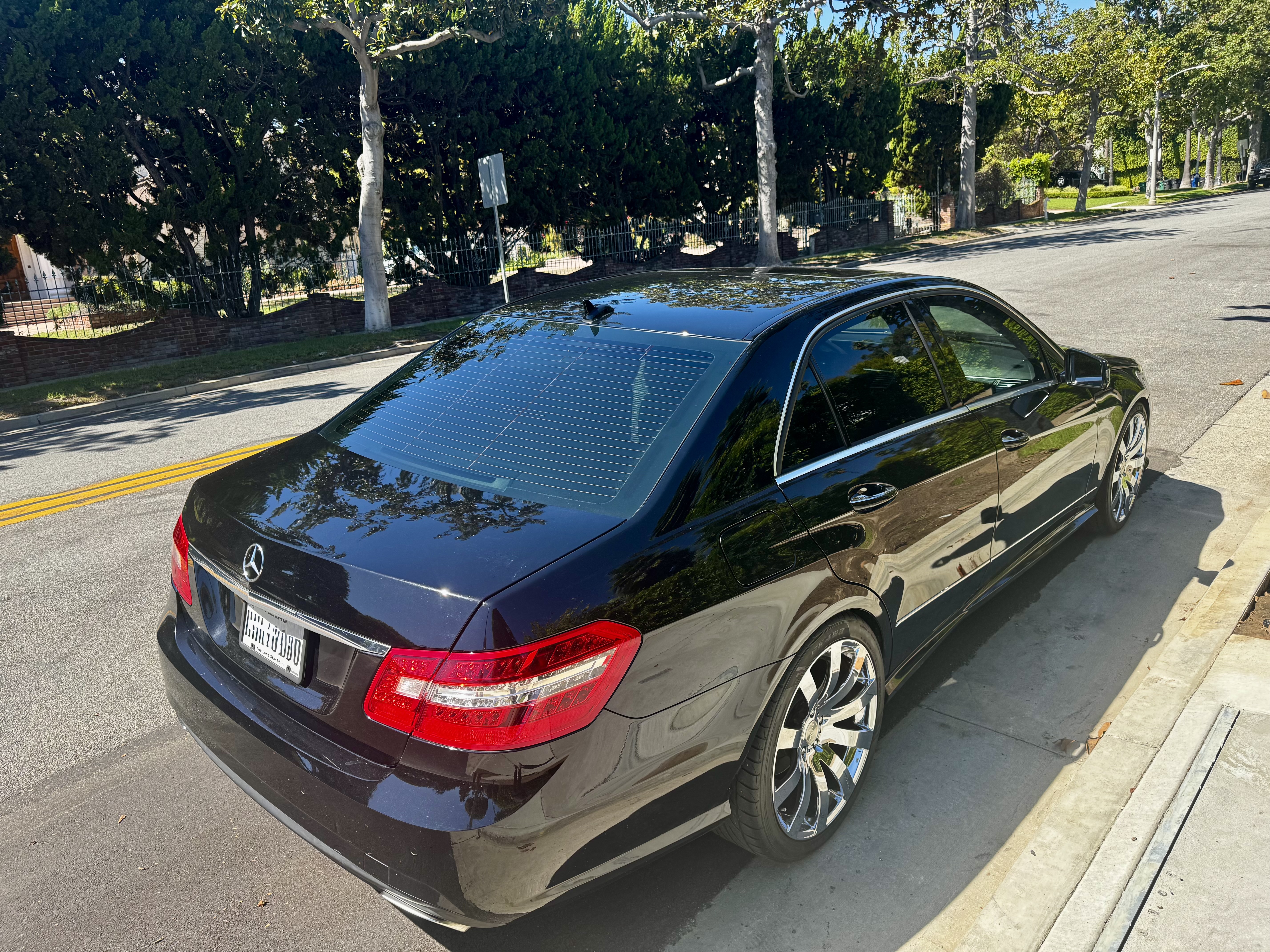 Used 2010 Mercedes-Benz E 350 Sedan image 13