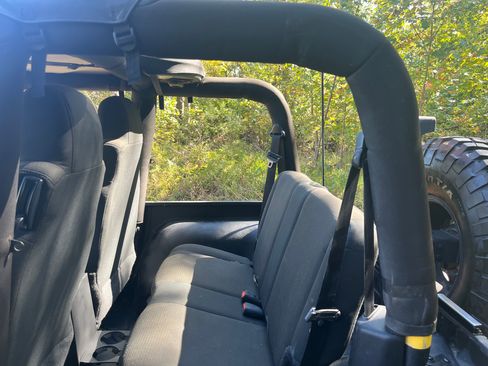 Used 2006 Jeep Wrangler Rubicon image 12