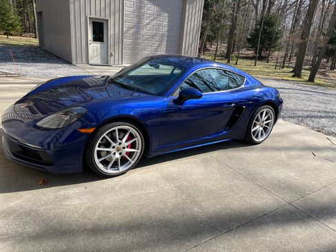 Used 2021 Porsche 718 Cayman GTS image 1