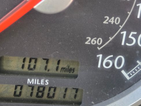 Used 2005 Chrysler Crossfire Limited image 1