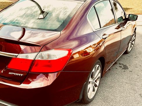 Used 2013 Honda Accord Sport image 11