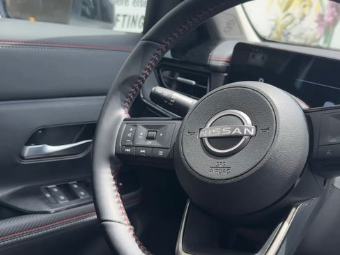 Used 2025 Nissan Kicks SR w/ SR Premium Package image 10