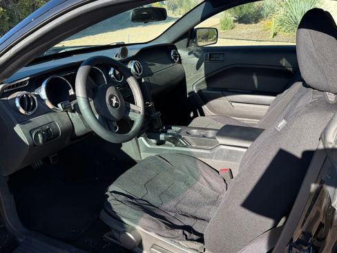 Used 2005 Ford Mustang Coupe image 8