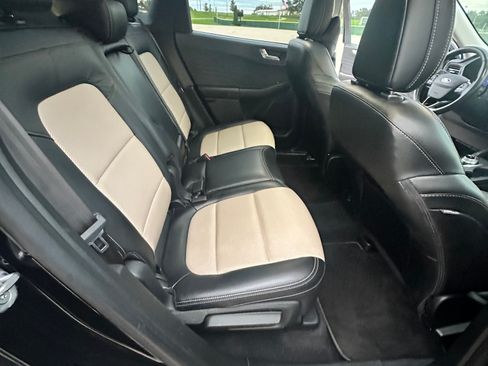 Used 2021 Ford Escape Titanium w/ Titanium Elite Package AWD/4WD image 5