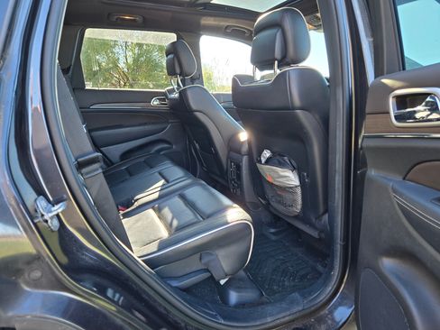 Used 2014 Jeep Grand Cherokee Overland w/ Advanced Technology Group image 13