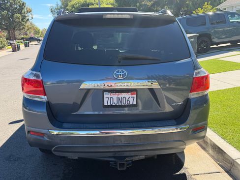 Used 2013 Toyota Highlander Limited AWD/4WD image 6