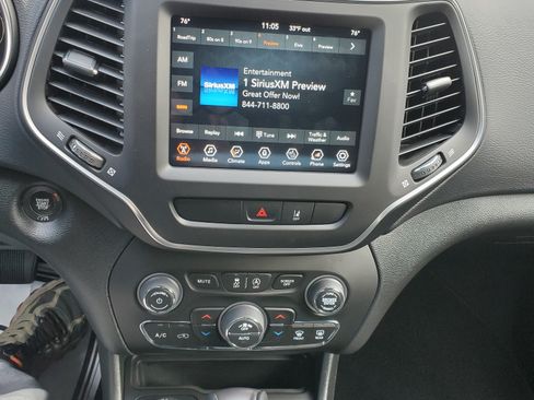 Used 2022 Jeep Cherokee Latitude Lux w/ Sun & Sound Group image 10