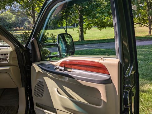 Used 2005 Ford Excursion Eddie Bauer image 11