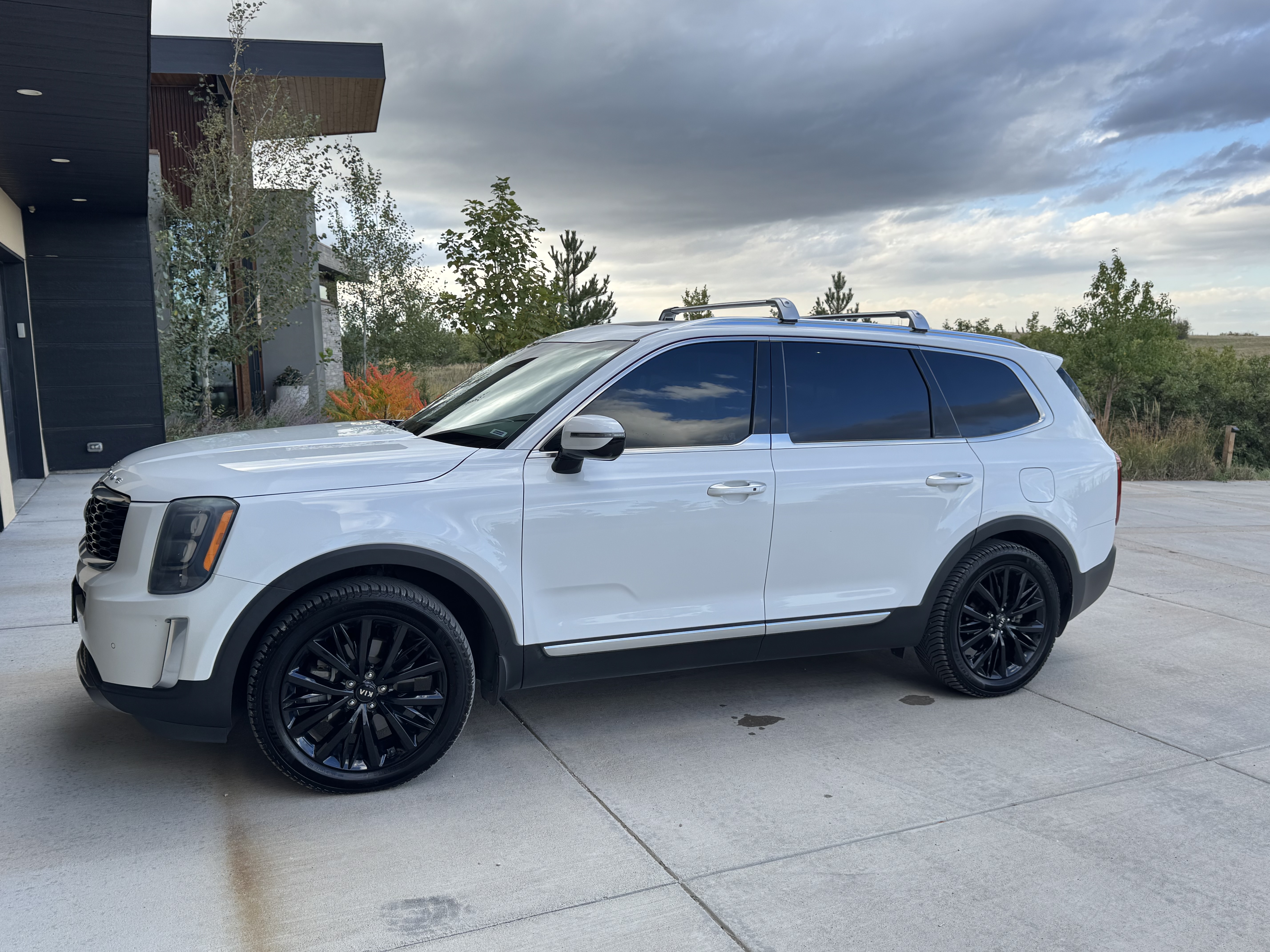 Used 2021 Kia Telluride SX w/ Towing Package AWD/4WD image 4