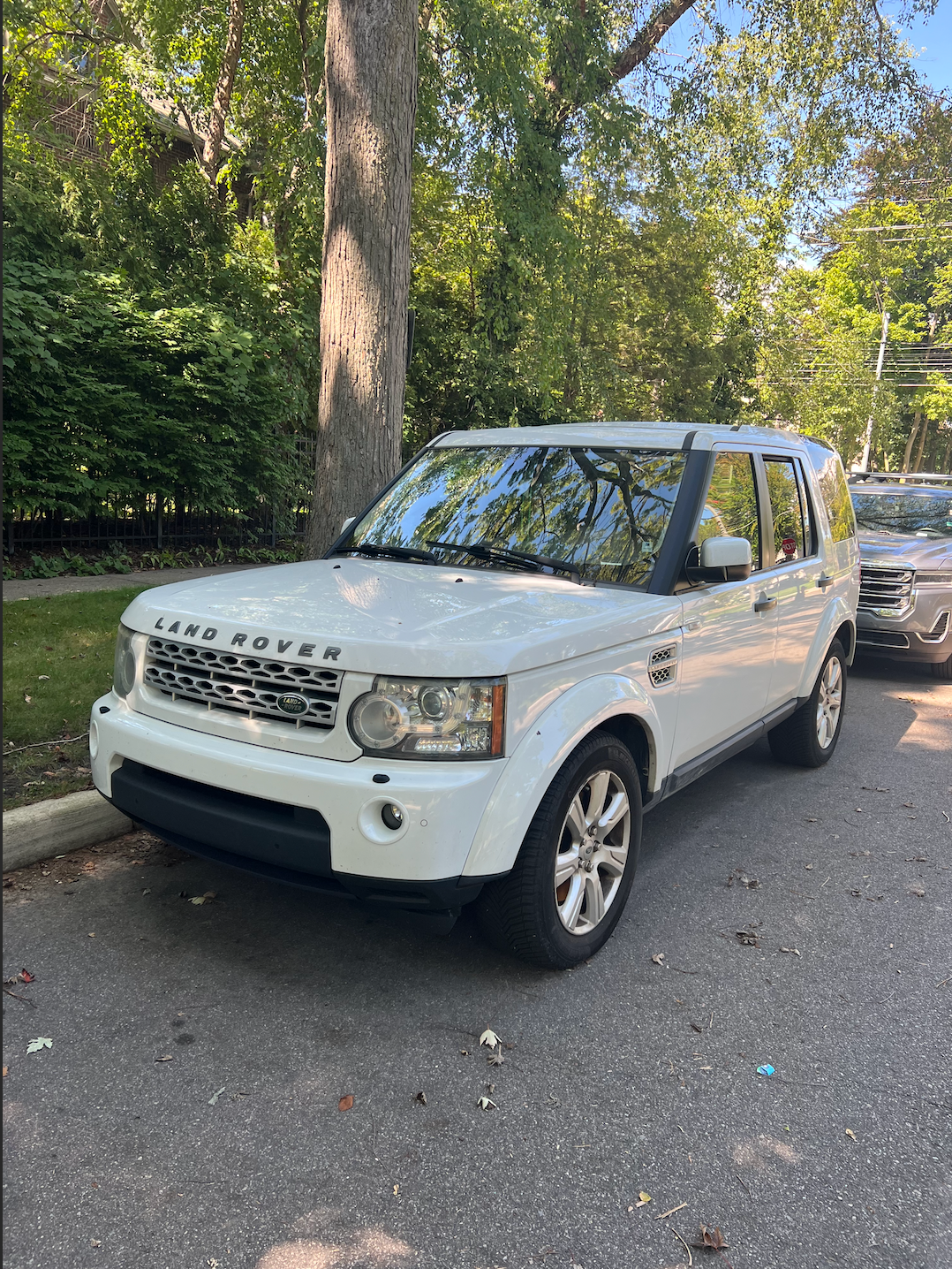 Used 2013 Land Rover LR4 HSE LUX w/ Luxury Pkg AWD/4WD image 1