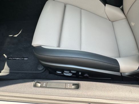 Used 2025 Porsche 911 Carrera image 19