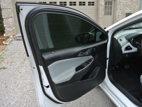 Used 2019 Chevrolet Cruze LT image 13