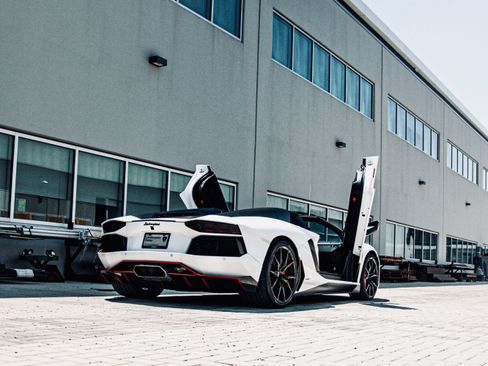 Used 2016 Lamborghini Aventador LP 700-4 AWD/4WD image 12