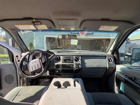 Used 2011 Ford F250 XLT AWD/4WD image 8