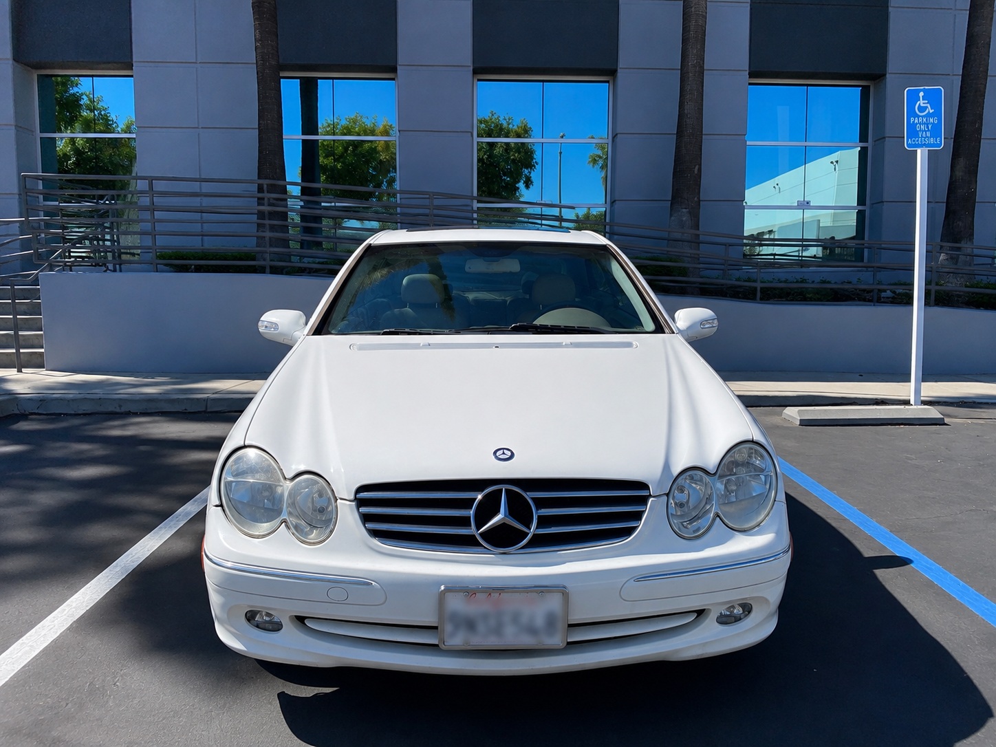 Used 2004 Mercedes-Benz CLK 320 Coupe image 2