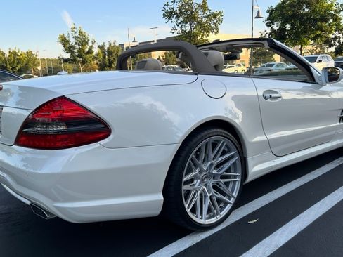 Used 2011 Mercedes-Benz SL 550 image 10