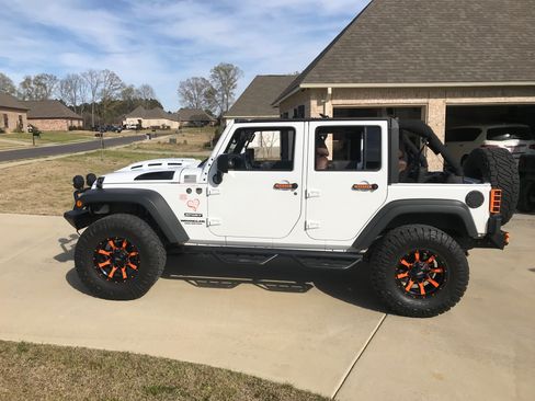 Used 2017 Jeep Wrangler Unlimited Sport w/ Quick Order Package 24S AWD/4WD image 14