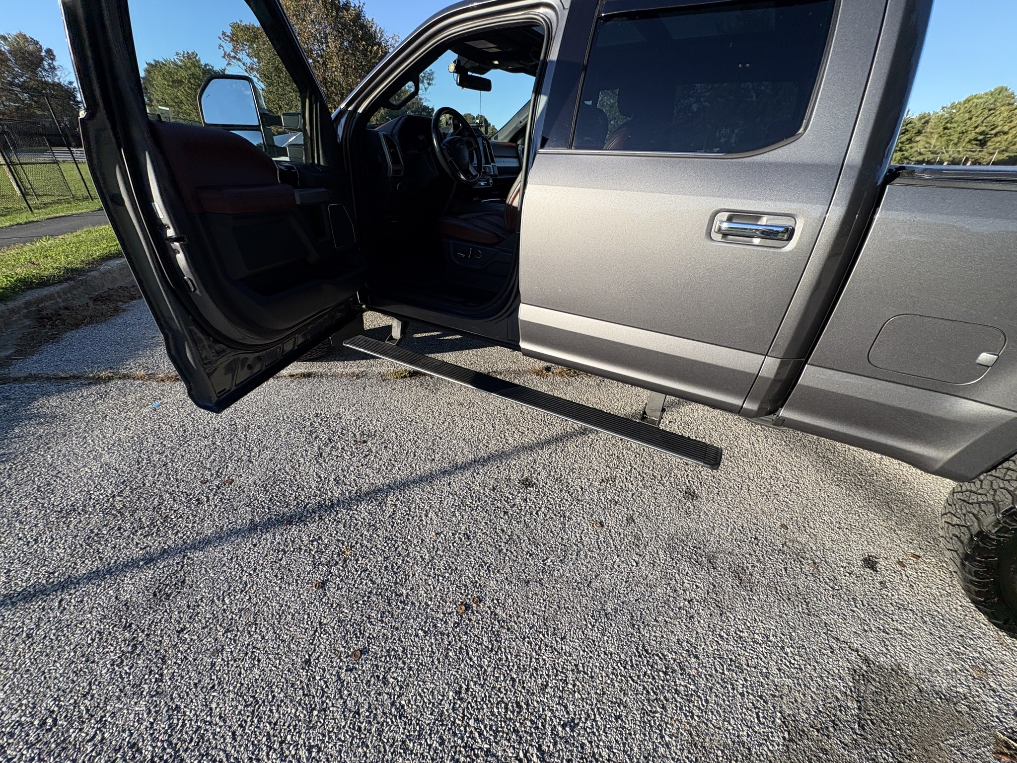 Used 2022 Ford F250 Platinum w/ FX4 Off-Road Package AWD/4WD image 10